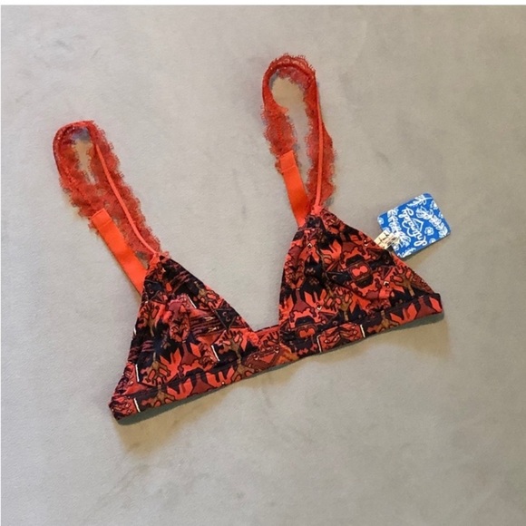 NWT Free People Bras Top Bundle Cream Red Blue XS - Picture 10 of 16